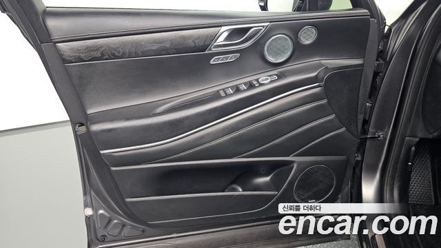 Genesis GV80 2020 — photo 14