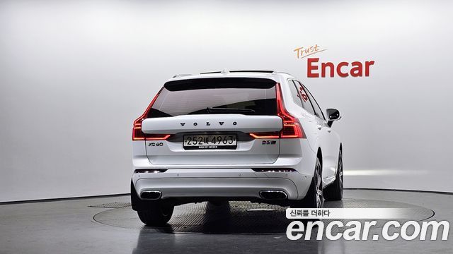 Volvo XC60 2020 — photo 4