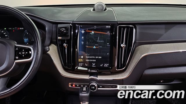 Volvo XC60 2020 — photo 19