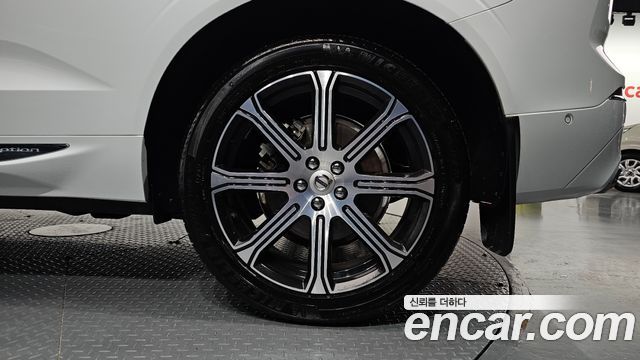 Volvo XC60 2020 — photo 7