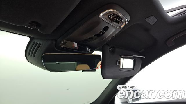 Volvo XC60 2020 — photo 29