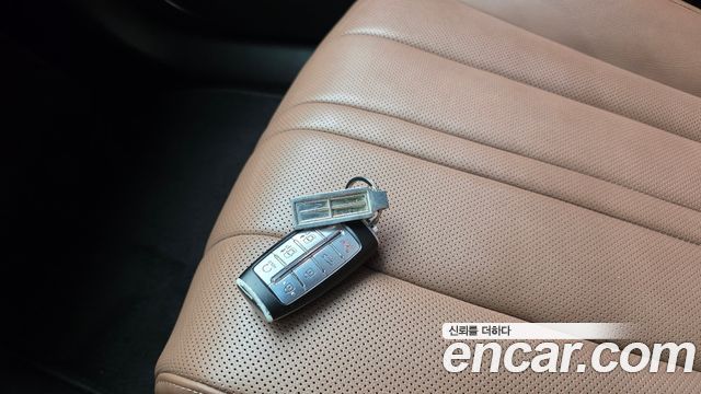 Genesis G80 2022 — photo 29