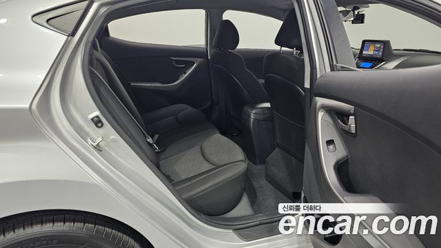 Hyundai AVANTE 2012 — photo 11