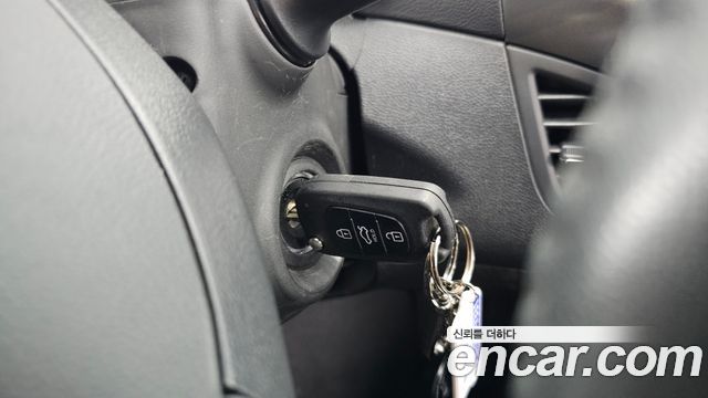 Hyundai AVANTE 2012 — photo 16