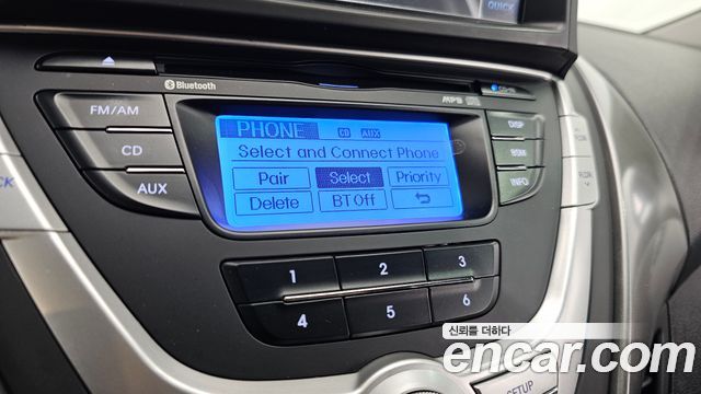 Hyundai AVANTE 2012 — photo 17