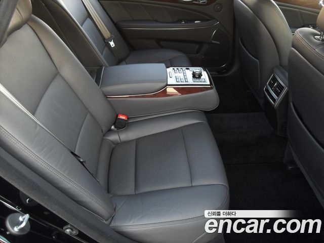 Hyundai Equus 2015 — photo 1