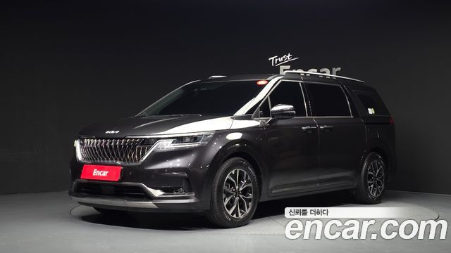 Kia Canival 2023 — photo 1