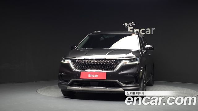 Kia Canival 2023 — photo 3