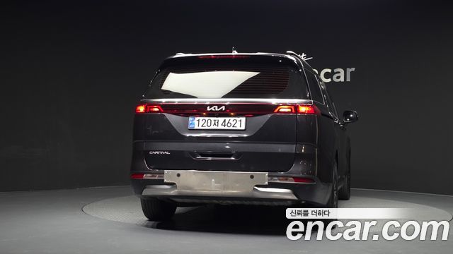 Kia Canival 2023 — photo 4