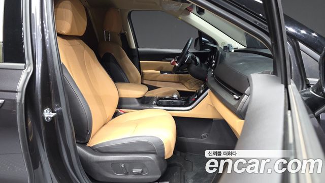 Kia Canival 2023 — photo 17