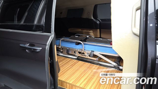 Kia Canival 2023 — photo 18