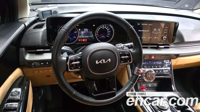 Kia Canival 2023 — photo 19