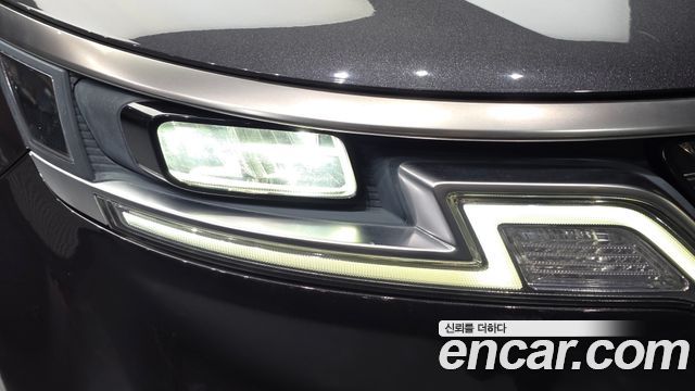 Kia Canival 2023 — photo 8