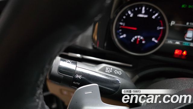 Kia Canival 2023 — photo 29
