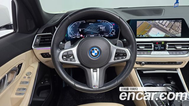 BMW 3-Series 2022 — photo 18