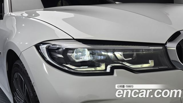 BMW 3-Series 2022 — photo 8
