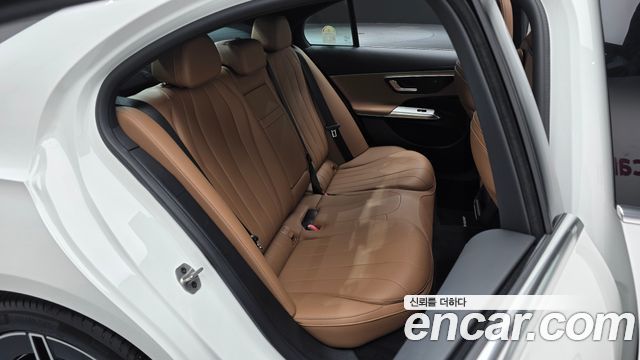 Mercedes-Benz E-Class 2026 — photo 17