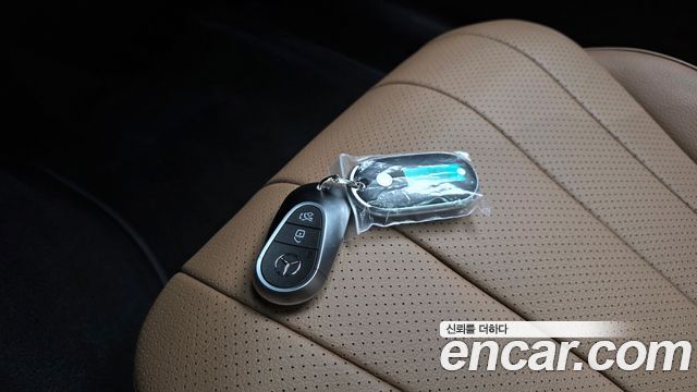 Mercedes-Benz E-Class 2026 — photo 22