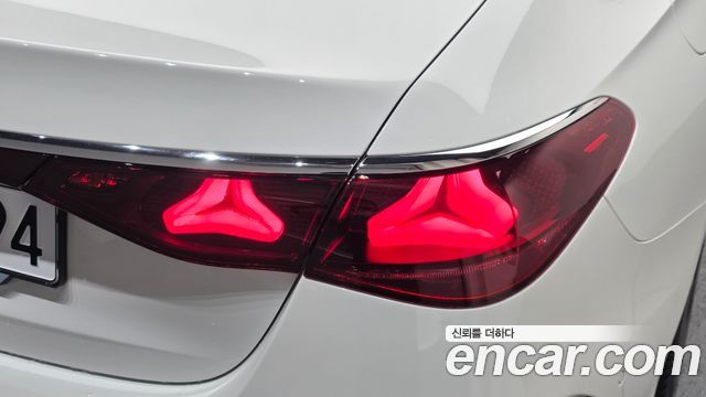 Mercedes-Benz E-Class 2026 — photo 9