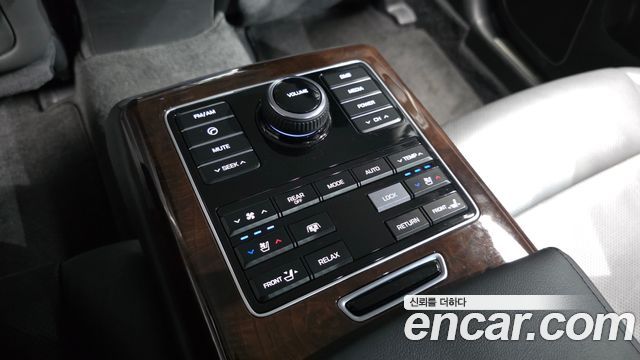 Hyundai Equus 2014 — photo 25