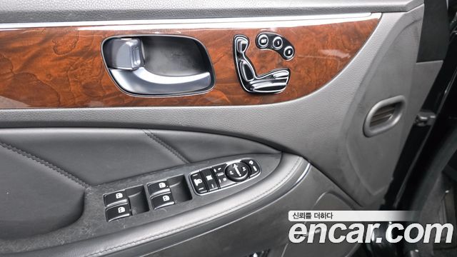 Hyundai Equus 2014 — photo 31