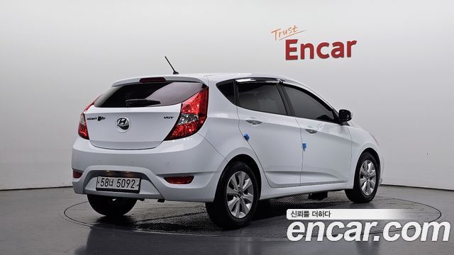 Hyundai Accent 2017 — photo 2