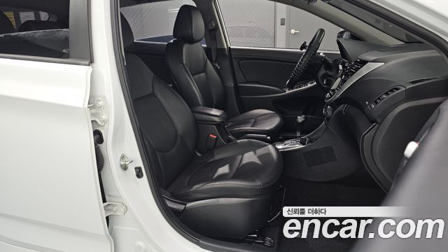 Hyundai Accent 2017 — photo 12