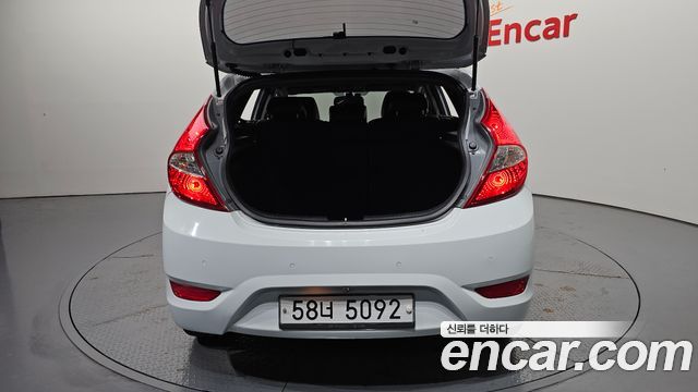 Hyundai Accent 2017 — photo 20
