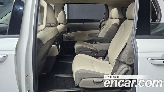 Kia Canival 2025 — photo 18