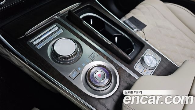 Genesis GV80 2023 — photo 12