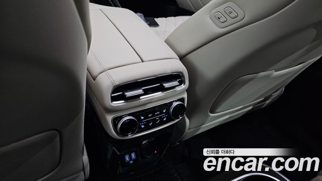 Genesis GV80 2023 — photo 25