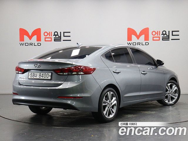 Hyundai AVANTE 2018 — photo 3