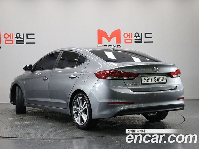 Hyundai AVANTE 2018 — photo 4