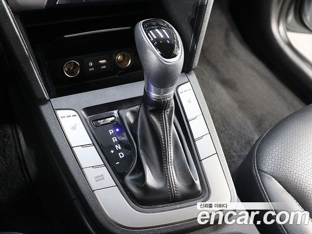 Hyundai AVANTE 2018 — photo 10