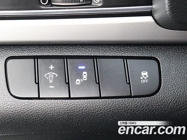 Hyundai AVANTE 2018 — photo 13