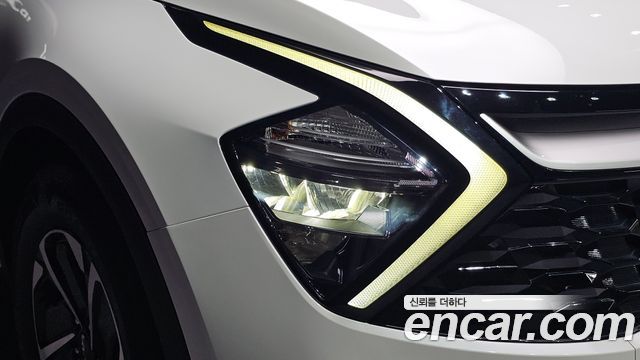 Kia Sportage 2023 — photo 8