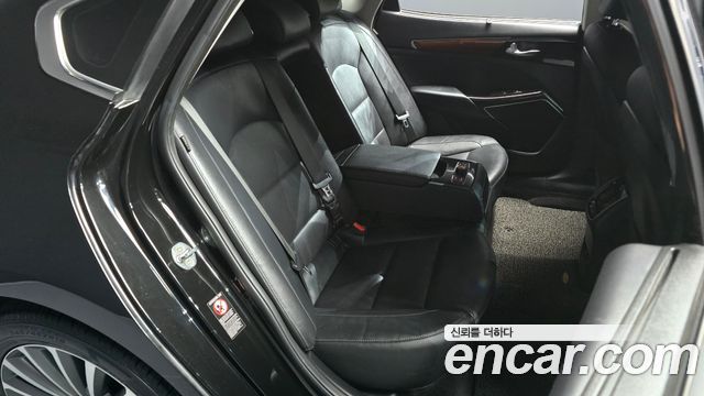 Kia K7 2017 — photo 11