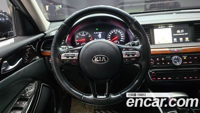 Kia K7 2017 — photo 13