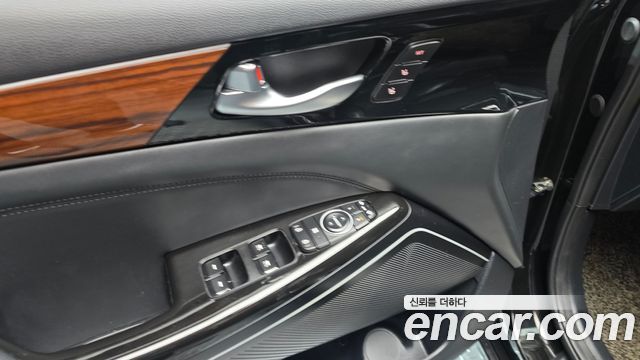 Kia K7 2017 — photo 17