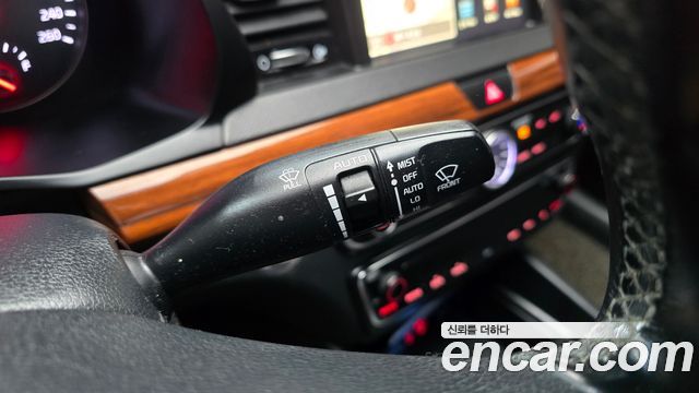 Kia K7 2017 — photo 18