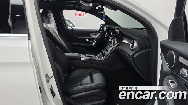 Mercedes-Benz GLC-Class 2021 — photo 16