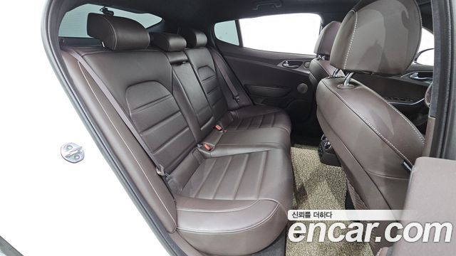 Kia Stinger 2019 — photo 17