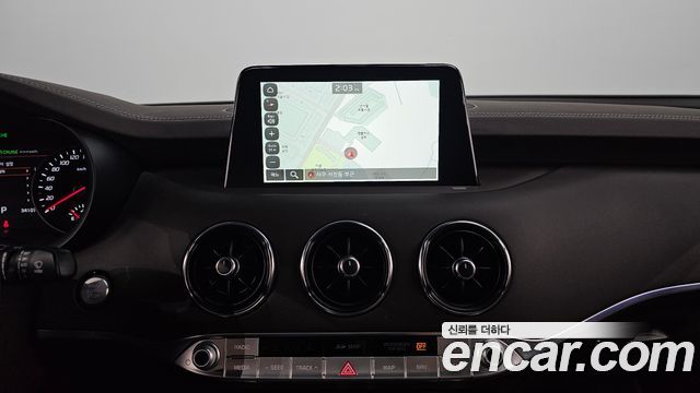 Kia Stinger 2019 — photo 20