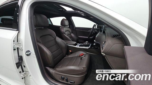 Kia Stinger 2019 — photo 16