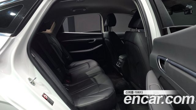 Hyundai Sonata 2022 — photo 17