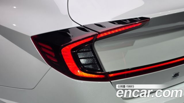 Hyundai Sonata 2022 — photo 9