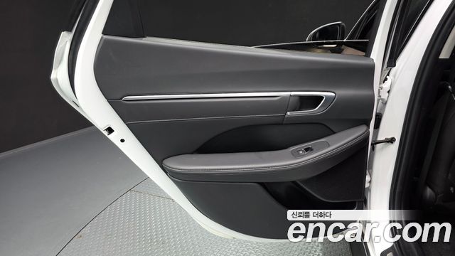 Hyundai Sonata 2022 — photo 15