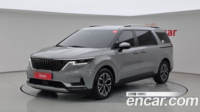Kia Canival 2023 — photo 1