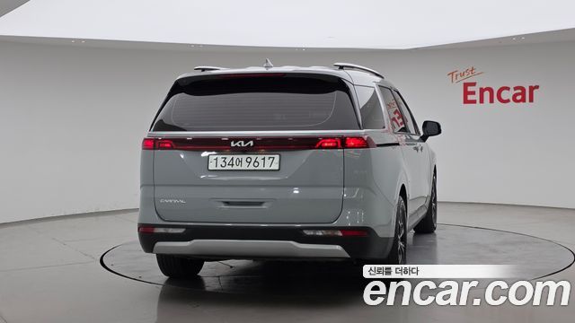 Kia Canival 2023 — photo 4