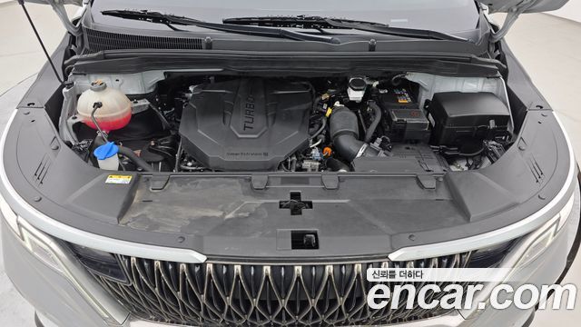 Kia Canival 2023 — photo 6